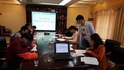 經(jīng)濟(jì)與商務(wù)信息咨詢服務(wù)現(xiàn)狀與發(fā)展趨勢(shì)簡(jiǎn)析